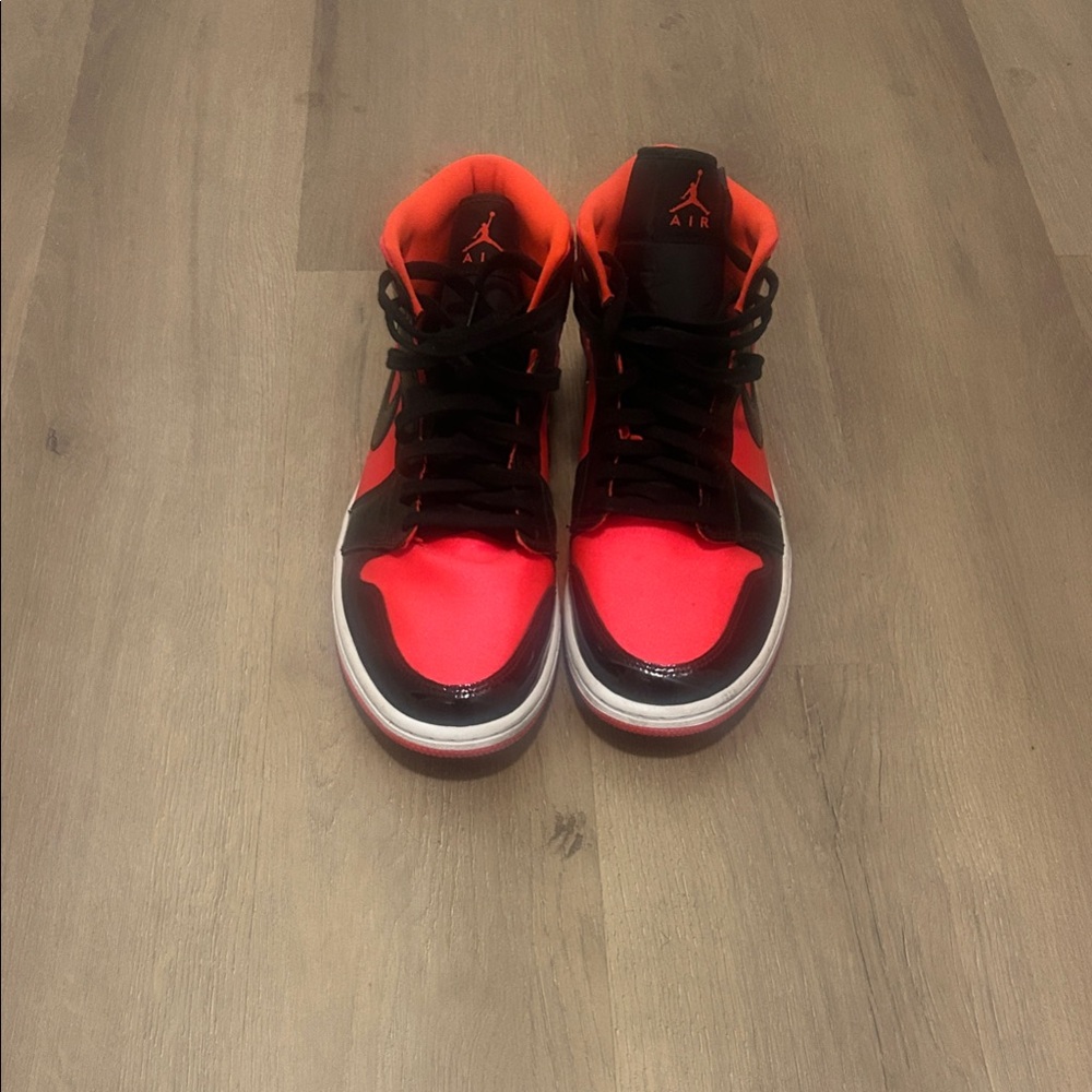 WMNS Jordan 1 Mid Hot Punch Black  Size 12